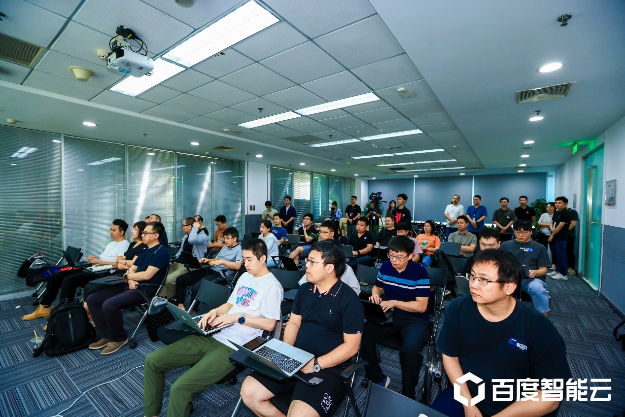 j9网站动力受邀参与首期百度智能云文心千帆大模型平台实训营