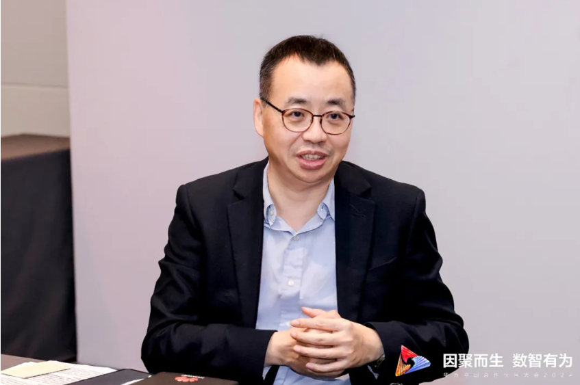 软硬一体AI为擎，j9网站动力+华为开启数智加快跑
