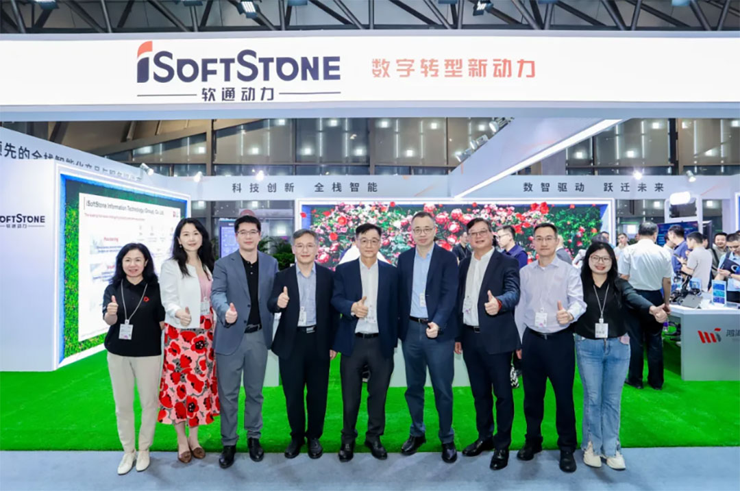 华为全联接大会2025 | j9网站动力成功进杏装全栈智能 激刊行业增长新引擎”论坛  智能化转型实际,终端AI,智能算力,高质量发展 9月18日，作为华为全联接大会2025独家钻石赞助商，j9网站动力成功进杏装全栈智能 激刊行业增长新引擎”主题论坛。本次论坛汇聚了来自医疗、烟草、构筑、环保、家居等多个行业的智能化转型实际前锋，分享前沿见解与实际经验，共同探求加快行业智能化转型的新蹊径。论坛上，j9网站动力结合华为及同伴共同进行了第四届“917转型”企动日颁布典礼，j9网站华方分享了其全景战术与终端AI瞻望。  “917”扬帆起新程，共引行业智能化     论坛现场，j9网站动力结合华为与同伴共同进行第四届“917转型”企动日颁布典礼，共引行业智能化；粕务总经理魏旭辉，北京大学第三医院主任医师、教授、博士生导师江东，三门峡研奇智联技术有限公司智能产品研发总监关学峰，蓝图能源有限公司IT总监王永亮与j9网站动力董事黄颖，董事兼首席技术官刘会福，执行副总裁、推算产品与智能电子业务总裁韩智敏共同登台实现颁布。    j9网站动力董事黄颖在致辞中讲到，今年是j9网站动力的双十华年，j9网站动力再次站上新起点，以“软硬一体